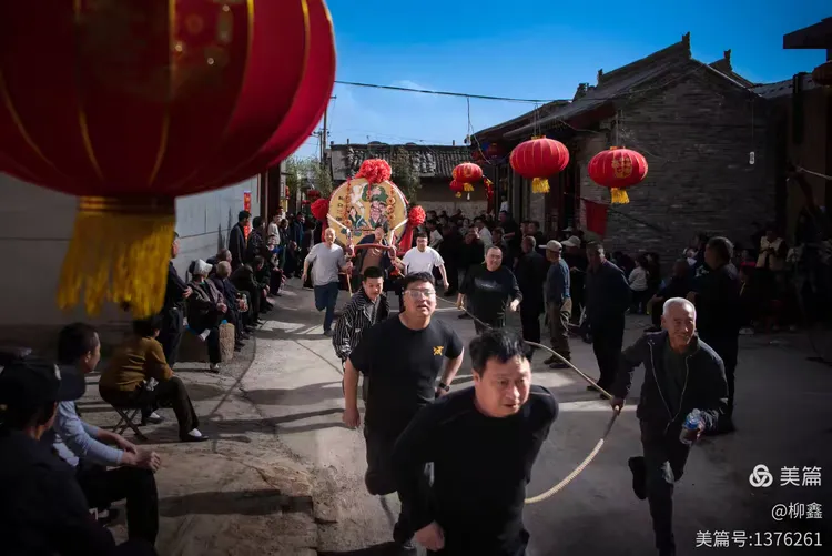 襄汾县尉村跑鼓车，民俗文化的激昂篇章